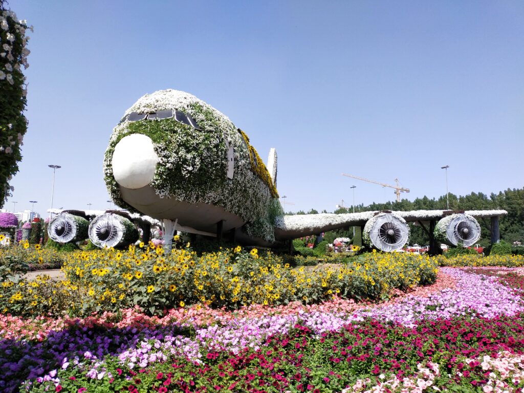 L'aereo Emirates al Miracle Garden